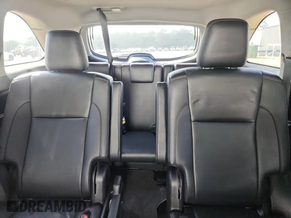 ✅ 2019 Toyota Highlander XLE • VIN: 5TDKZRFH7KS569668 • Lot: 85486265. Wystawiony na Copart z przebiegiem 110 718 mil. Bezpłatny archiwum sprzedaży aukcyjnych z USA i szczegółowy raport historii pojazdu na DreamBid. Zdjęcie 10.