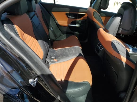 ✅ 2023 Mercedes-Benz C 43 AMG • VIN: W1KAF8HB4PR092748 • Lot: 64273075. Wystawiony na Copart z przebiegiem 16 142 mil. Bezpłatny archiwum sprzedaży aukcyjnych z USA i szczegółowy raport historii pojazdu na DreamBid. Zdjęcie 10.