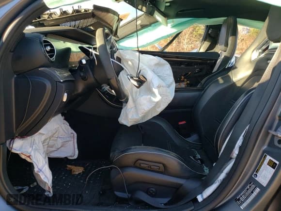 ✅ 2019 Mercedes-Benz E 63 S AMG • VIN: WDDZF8KB9KA505458 • Lot: 81146624. Wystawiony na Copart z przebiegiem Nie podano. Bezpłatny archiwum sprzedaży aukcyjnych z USA i szczegółowy raport historii pojazdu na DreamBid. Zdjęcie 7.