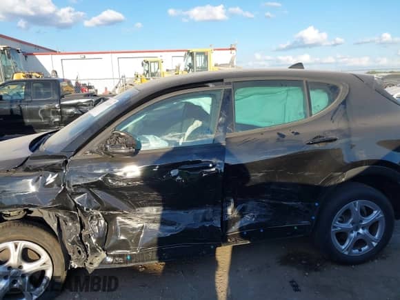 2024 Dodge Hornet GT z VIN ZACNDFAN6R3A40864, wystawiony jako IAAI lot #43452635 z przebiegiem 22 402 mil mil oraz . Historia ofert i sprzedaży dostępna na DreamBid. Obrazek 14.