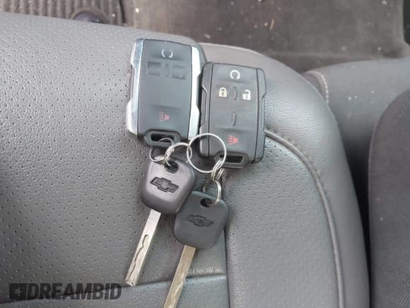 ✅ 2015 Chevrolet Silverado 2500HD LT • VIN: 1GC1KVE85FF611982 • Lot: 42755814. Listed on IAAI with 130,712 mi. Free auction sales archive from the USA and detailed vehicle history report at DreamBid. Image 11.