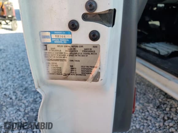 ✅ 2006 Chevrolet Silverado 2500HD Work Truck • VIN: 1GCHC23U86F252766 • Lot: 43647845. Wystawiony na Copart z przebiegiem 307 488 mil. Bezpłatny archiwum sprzedaży aukcyjnych z USA i szczegółowy raport historii pojazdu na DreamBid. Zdjęcie 12.