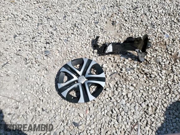 ✅ 2018 Toyota RAV4 LE • VIN: JTMZFREVXJJ175897 • Lot: 84795045. Listed on Copart with 72,039 mi. Free auction sales archive from the USA and detailed vehicle history report at DreamBid. Image 13.