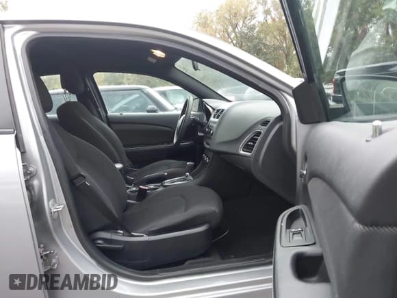 ✅ 2014 Dodge Avenger SE • VIN: 1C3CDZAB4EN111123 • Лот: 43440106. Опубликован ранее на IAAI с пробегом 129 181 миль. Бесплатный доступ к архиву аукционных продаж из США и подробный отчёт об истории автомобиля на DreamBid. Изображение 5.