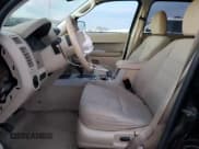 ✅ 2012 Ford Escape XLT • VIN: 1FMCU9D72CKB81541 • Lot: 92466995. Wystawiony na Copart z przebiegiem Nie podano. Bezpłatny archiwum sprzedaży aukcyjnych z USA i szczegółowy raport historii pojazdu na DreamBid. Zdjęcie 7.