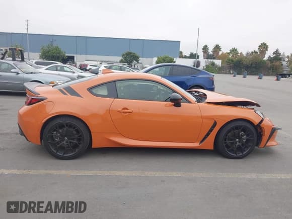 ✅ 2023 Toyota 86 10th Anniversary Edition • VIN: JF1ZNBG19P9755789 • Lot: 43515886. Listed on IAAI with 26,217 mi. Free auction sales archive from the USA and detailed vehicle history report at DreamBid. Image 13.