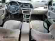 2016 Hyundai Sonata SE z VIN 5NPE24AF5GH403642, wystawiony jako Copart lot #55575015 z przebiegiem 147 462 mil mil oraz Szkoda całkowita • Salvage title. Historia ofert i sprzedaży dostępna na DreamBid. Obrazek 8.