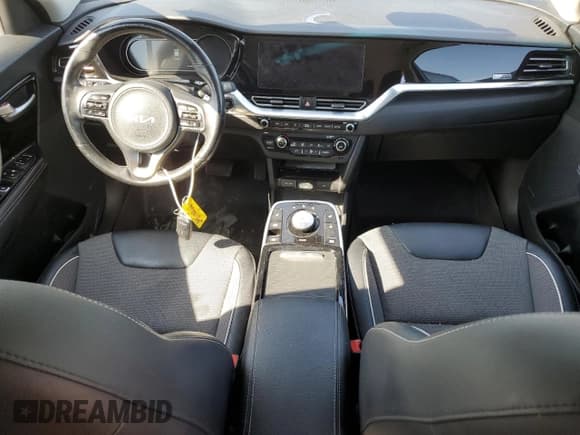 ✅ 2022 Kia Niro S • VIN: KNDCC3LG9N5140900 • Лот: 71277015. Опубликован ранее на Copart с пробегом 152 364 миль. Бесплатный доступ к архиву аукционных продаж из США и подробный отчёт об истории автомобиля на DreamBid. Изображение 8.
