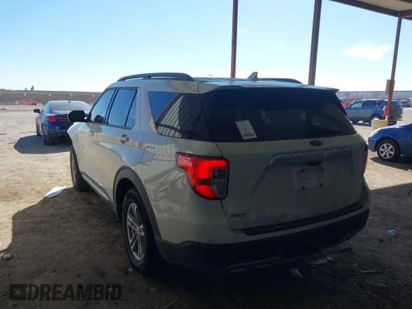 ✅ 2022 Ford Explorer XLT • VIN: 1FMSK7DHXNGA83331 • Lot: 41606848. Wystawiony na IAAI z przebiegiem 54 139 mil. Bezpłatny archiwum sprzedaży aukcyjnych z USA i szczegółowy raport historii pojazdu na DreamBid. Zdjęcie 3.