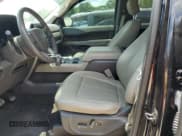 ✅ 2019 Ford Expedition Max XLT • VIN: 1FMJK1HT1KEA01064 • Lot: 55923975. Wystawiony na Copart z przebiegiem 46 803 mil. Bezpłatny archiwum sprzedaży aukcyjnych z USA i szczegółowy raport historii pojazdu na DreamBid. Zdjęcie 7.