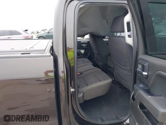 ✅ 2019 Chevrolet Silverado 1500 LT • VIN: 2GCRCPEC7K1115535 • Lot: 42413006. Wystawiony na IAAI z przebiegiem 136 455 mil. Bezpłatny archiwum sprzedaży aukcyjnych z USA i szczegółowy raport historii pojazdu na DreamBid. Zdjęcie 8.