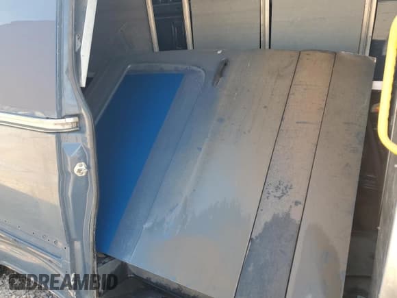 ✅ 2019 Mercedes-Benz Sprinter Cargo • VIN: WD4PF1CD6KP138255 • Lot: 70054175. Wystawiony na Copart z przebiegiem Nie podano. Bezpłatny archiwum sprzedaży aukcyjnych z USA i szczegółowy raport historii pojazdu na DreamBid. Zdjęcie 11.