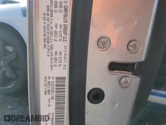 ✅ 2014 Dodge Challenger R/T • VIN: 2C3CDYBT6EH111666 • Lot: 83370194. Wystawiony na Copart z przebiegiem 95 434 mil. Bezpłatny archiwum sprzedaży aukcyjnych z USA i szczegółowy raport historii pojazdu na DreamBid. Zdjęcie 15.