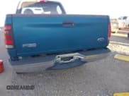 ✅ 2000 Ford F-150 XL • VIN: 3FTZF1729YMA82483 • Lot: 43640471. Wystawiony na IAAI z przebiegiem 199 384 mil. Bezpłatny archiwum sprzedaży aukcyjnych z USA i szczegółowy raport historii pojazdu na DreamBid. Zdjęcie 6.