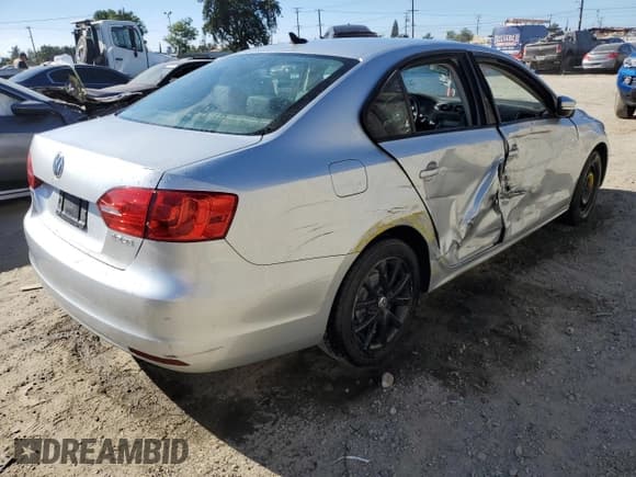 ✅ 2011 Volkswagen Jetta SE • VIN: 3VWDZ7AJ9BM316453 • Лот: 84958345. Опубликован ранее на Copart с пробегом 79 501 миль. Бесплатный доступ к архиву аукционных продаж из США и подробный отчёт об истории автомобиля на DreamBid. Изображение 3.