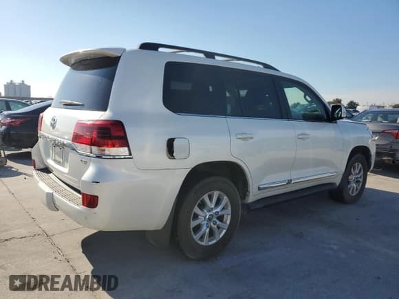 ✅ 2016 Toyota Land Cruiser • VIN: JTMCY7AJ2G4041240 • Lot: 74304804. Wystawiony na Copart z przebiegiem 39 297 mil. Bezpłatny archiwum sprzedaży aukcyjnych z USA i szczegółowy raport historii pojazdu na DreamBid. Zdjęcie 3.