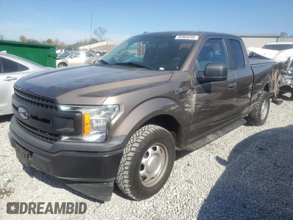 ✅ 2019 Ford F-150 XL • VIN: 1FTEX1CP9KKE83284 • Lot: 92868295. Wystawiony na Copart z przebiegiem 143 865 mil. Bezpłatny archiwum sprzedaży aukcyjnych z USA i szczegółowy raport historii pojazdu na DreamBid. Zdjęcie 1.