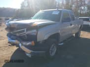 ✅ 2005 Chevrolet Silverado 2500HD LS • VIN: 1GCHK29U65E151661 • Lot: 43589957. Wystawiony na IAAI z przebiegiem 121 533 mil. Bezpłatny archiwum sprzedaży aukcyjnych z USA i szczegółowy raport historii pojazdu na DreamBid. Zdjęcie 17.