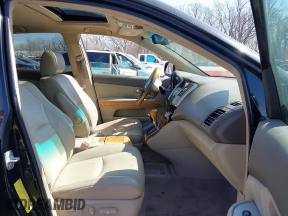 ✅ 2007 Lexus RX 350 • VIN: 2T2GK31U77C003002 • Lot: 41788798. Wystawiony na IAAI z przebiegiem 180 422 mil. Bezpłatny archiwum sprzedaży aukcyjnych z USA i szczegółowy raport historii pojazdu na DreamBid. Zdjęcie 5.