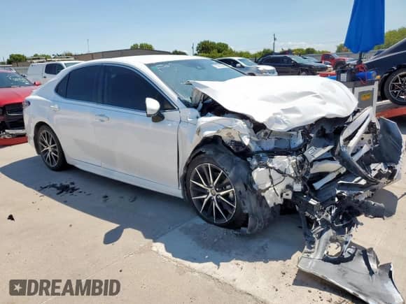 2022 Toyota Camry Hybrid SE with VIN 4T1G31AK1NU575506, listed as a Copart auction lot 71321335 with Not provided miles and Salvage title. Bid and sale history available at DreamBid. Image 4.