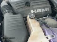 ✅ 2013 Dodge Challenger R/T Classic • VIN: 2C3CDYBT0DH671598 • Lot: 42304053. Wystawiony na IAAI z przebiegiem 89 850 mil. Bezpłatny archiwum sprzedaży aukcyjnych z USA i szczegółowy raport historii pojazdu na DreamBid. Zdjęcie 19.