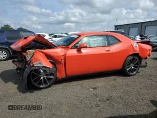 2018 Dodge Challenger T/A 392 z VIN 2C3CDZFJ8JH327379, wystawiony jako Copart lot #65124915 z przebiegiem 98 259 mil mil oraz Szkoda całkowita • Salvage title. Historia ofert i sprzedaży dostępna na DreamBid. Obrazek 1.
