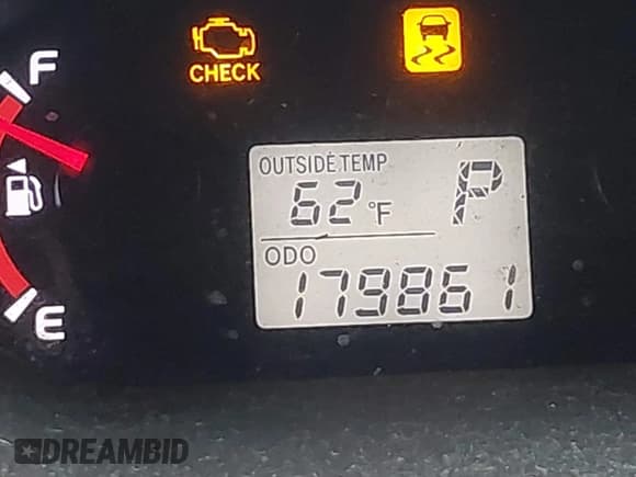 ✅ 2010 Toyota Matrix S • VIN: 2T1KE4EE4AC034729 • Lot: 42466214. Listed on IAAI with 179,861 mi. Free auction sales archive from the USA and detailed vehicle history report at DreamBid. Image 7.