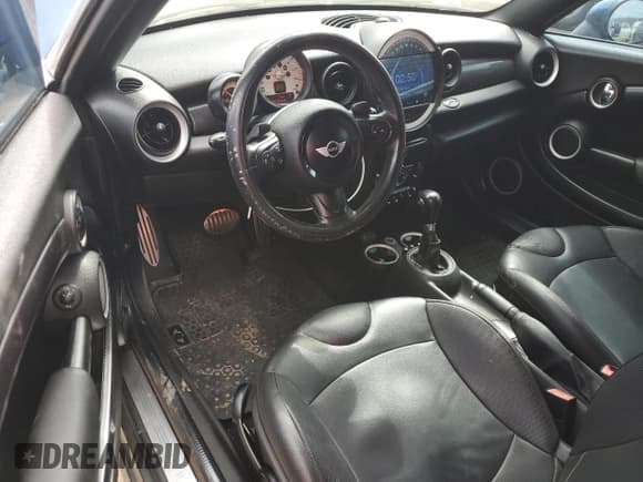 ✅ 2013 MINI Roadster S • VIN: WMWSY3C51DT593668 • Lot: 54244665. Listed on Copart with 205,177 mi. Free auction sales archive from the USA and detailed vehicle history report at DreamBid. Image 8.