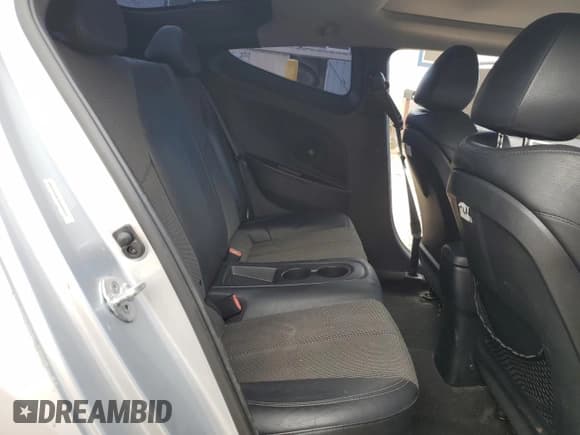 ✅ 2014 Hyundai Veloster • VIN: KMHTC6AD7EU209241 • Lot: 83997134. Wystawiony na Copart z przebiegiem 71 965 mil. Bezpłatny archiwum sprzedaży aukcyjnych z USA i szczegółowy raport historii pojazdu na DreamBid. Zdjęcie 10.