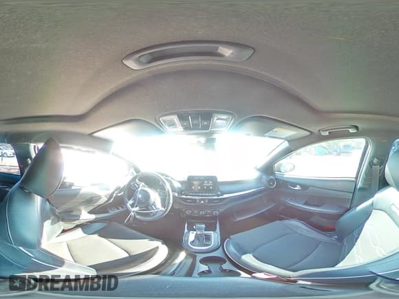 ✅ 2021 Kia Forte GT-Line • VIN: 3KPF34AD0ME286035 • Lot: 86704005. Wystawiony na Copart z przebiegiem 91 712 mil. Bezpłatny archiwum sprzedaży aukcyjnych z USA i szczegółowy raport historii pojazdu na DreamBid. Zdjęcie 14.