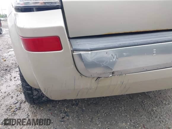 2010 Mercury Mariner z VIN 4M2CN8B73AKJ05123, wystawiony jako IAAI lot #42512923 z przebiegiem 240 736 mil mil oraz . Historia ofert i sprzedaży dostępna na DreamBid. Obrazek 19.