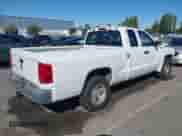 2008 Dodge Dakota ST z VIN 1D7HE22K58S517654, wystawiony jako IAAI lot #42911374 z przebiegiem 72 642 mil mil oraz . Historia ofert i sprzedaży dostępna na DreamBid. Obrazek 4.