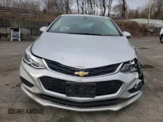 2016 Chevrolet Cruze LS z VIN 1G1BC5SM2G7252565, wystawiony jako Copart lot #73061662 z przebiegiem 67 661 mil mil oraz . Historia ofert i sprzedaży dostępna na DreamBid. Obrazek 5.