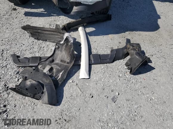 ✅ 2018 Toyota RAV4 XLE • VIN: 2T3WFREV5JW417306 • Lot: 82030755. Listed on Copart with 130,757 mi. Free auction sales archive from the USA and detailed vehicle history report at DreamBid. Image 13.