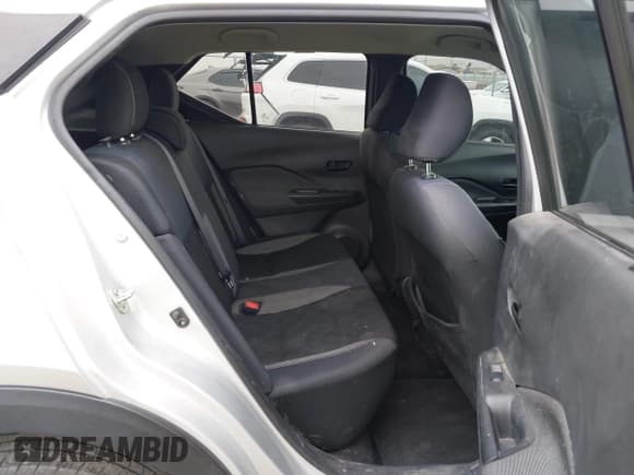 ✅ 2020 Nissan Kicks S • VIN: 3N1CP5BV7LL482474 • Lot: 41712801. Listed on IAAI with 86,668 mi. Free auction sales archive from the USA and detailed vehicle history report at DreamBid. Image 8.