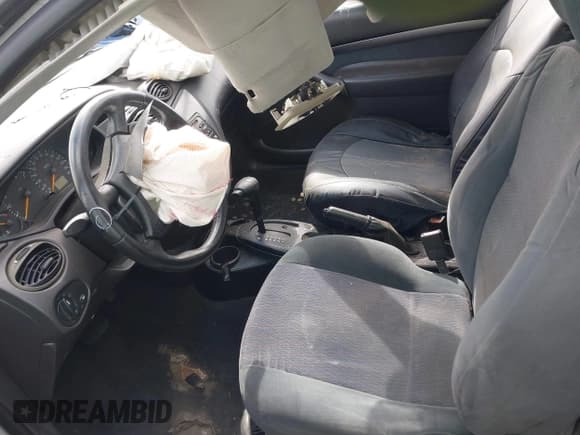 ✅ 2000 Ford Focus ZX3 • VIN: 3FAFP3139YR210307 • Lot: 41946264. Wystawiony na IAAI z przebiegiem 215 233 mil. Bezpłatny archiwum sprzedaży aukcyjnych z USA i szczegółowy raport historii pojazdu na DreamBid. Zdjęcie 5.