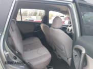 ✅ 2006 Toyota RAV4 • VIN: JTMZD33V066009047 • Lot: 43850627. Wystawiony na IAAI z przebiegiem 249 749 mil. Bezpłatny archiwum sprzedaży aukcyjnych z USA i szczegółowy raport historii pojazdu na DreamBid. Zdjęcie 8.