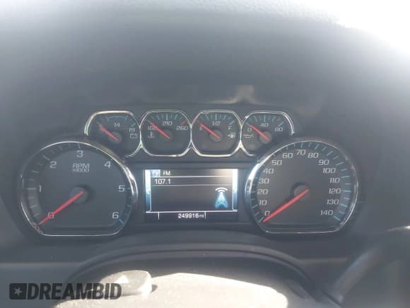 ✅ 2020 Chevrolet Suburban LT • VIN: 1GNSCHKC7LR304326 • Lot: 42840249. Wystawiony na IAAI z przebiegiem 249 916 mil. Bezpłatny archiwum sprzedaży aukcyjnych z USA i szczegółowy raport historii pojazdu na DreamBid. Zdjęcie 7.