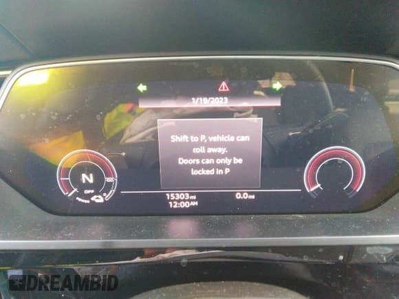 ✅ 2022 Audi e-tron Premium • VIN: WA1AAAGE1NB019333 • Lot: 35745101. Wystawiony na IAAI z przebiegiem 15 303 mil. Bezpłatny archiwum sprzedaży aukcyjnych z USA i szczegółowy raport historii pojazdu na DreamBid. Zdjęcie 7.