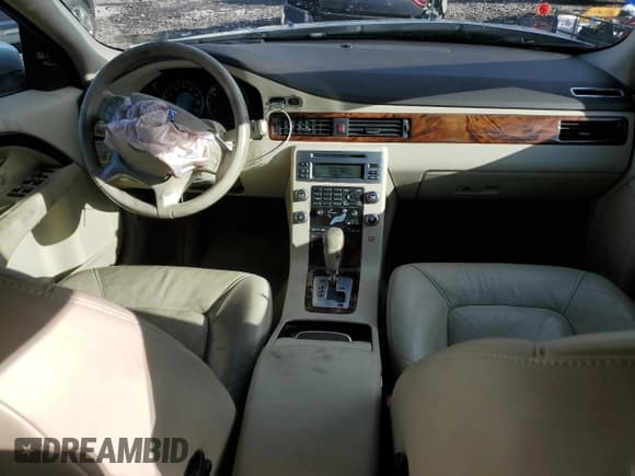 ✅ 2010 Volvo V70 • VIN: YV1960BW5A1146598 • Lot: 87005884. Wystawiony na Copart z przebiegiem 72 886 mil. Bezpłatny archiwum sprzedaży aukcyjnych z USA i szczegółowy raport historii pojazdu na DreamBid. Zdjęcie 8.