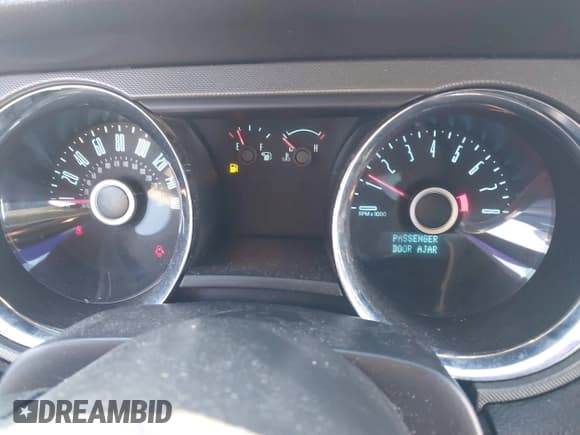 ✅ 2014 Ford Mustang V6 • VIN: 1ZVBP8AM4E5229230 • Лот: 43633588. Опубликован ранее на IAAI с пробегом 159 067 миль. Бесплатный доступ к архиву аукционных продаж из США и подробный отчёт об истории автомобиля на DreamBid. Изображение 7.