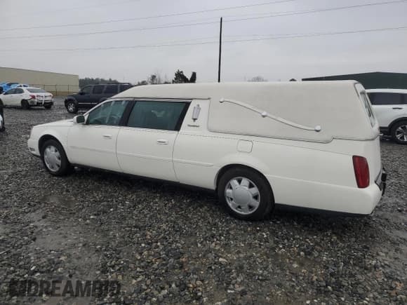 ✅ 2001 Cadillac DeVille Funeral Coach • VIN: 1GEEH90Y31U500972 • Лот: 45454015. Опубликован ранее на Copart с пробегом 79 482 миль. Бесплатный доступ к архиву аукционных продаж из США и подробный отчёт об истории автомобиля на DreamBid. Изображение 2.