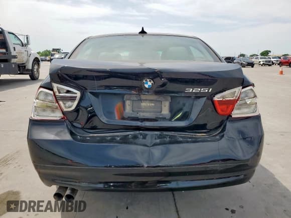 ✅ 2006 BMW 3 Series 325i • VIN: WBAVB13526KX51155 • Lot: 53128325. Wystawiony na Copart z przebiegiem 167 683 mil. Bezpłatny archiwum sprzedaży aukcyjnych z USA i szczegółowy raport historii pojazdu na DreamBid. Zdjęcie 6.