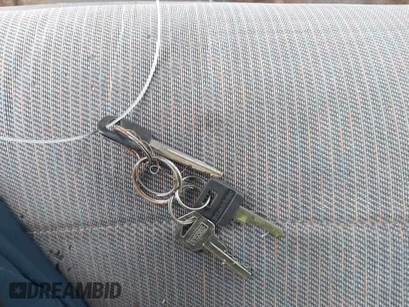 ✅ 1996 Ford F-350 • VIN: 1FTJW35F7TEB73460 • Lot: 42277991. Listed on IAAI with 361,893 mi. Free auction sales archive from the USA and detailed vehicle history report at DreamBid. Image 11.