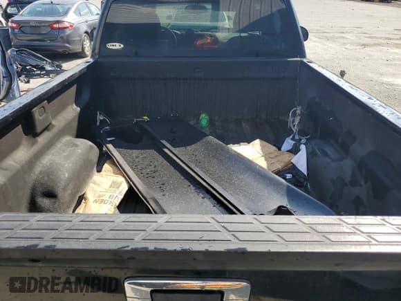 ✅ 2008 Chevrolet Silverado 1500 • VIN: 1GCEC14J98Z263486 • Лот: 72216624. Опубликован ранее на Copart с пробегом 184 732 миль. Бесплатный доступ к архиву аукционных продаж из США и подробный отчёт об истории автомобиля на DreamBid. Изображение 10.