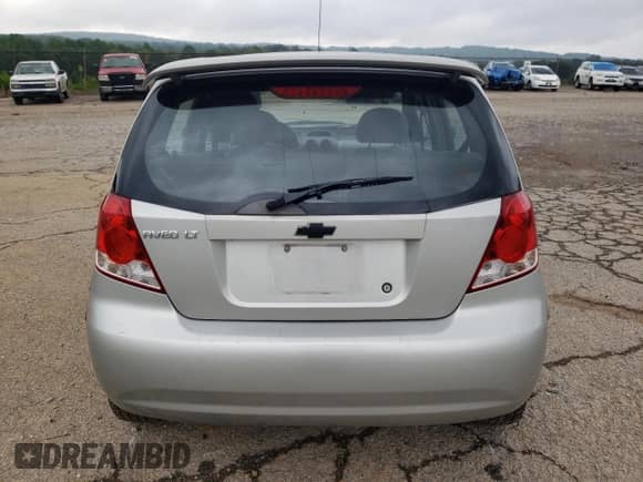 2005 Chevrolet Aveo LT z VIN KL1TG62615B413576, wystawiony jako Copart lot #67797175 z przebiegiem 90 290 mil mil oraz Szkoda całkowita • Salvage title. Historia ofert i sprzedaży dostępna na DreamBid. Obrazek 6.