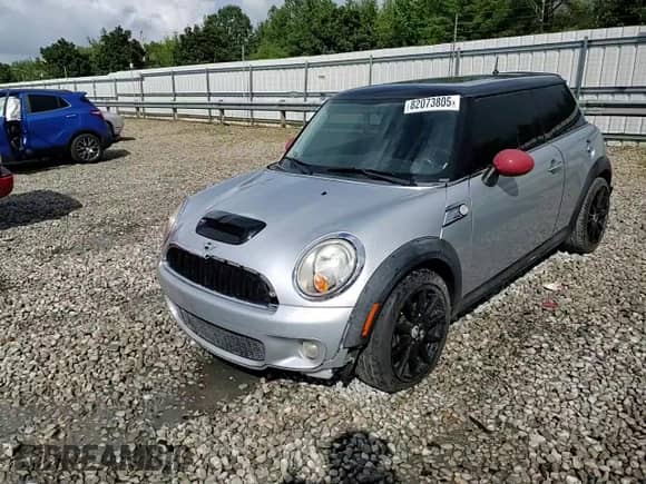 2009 MINI Hardtop S с VIN WMWMF73549TW81448, выставлен на аукционе Copart как лот 82073805 с пробегом 145 694 миль миль и Списание • Salvage title. История ставок и продаж доступна на DreamBid. Изображение 13.