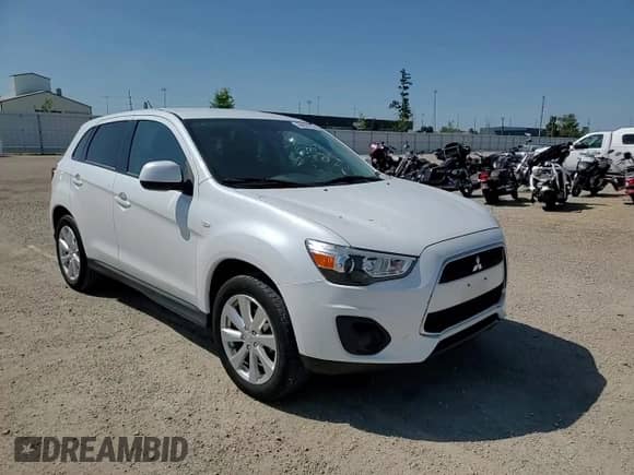 2014 Mitsubishi Outlander ES z VIN 4A4AR3AU8EE028435, wystawiony jako Copart lot #69958155 z przebiegiem 88 216 mil mil oraz Szkoda całkowita • Salvage title. Historia ofert i sprzedaży dostępna na DreamBid. Obrazek 14.