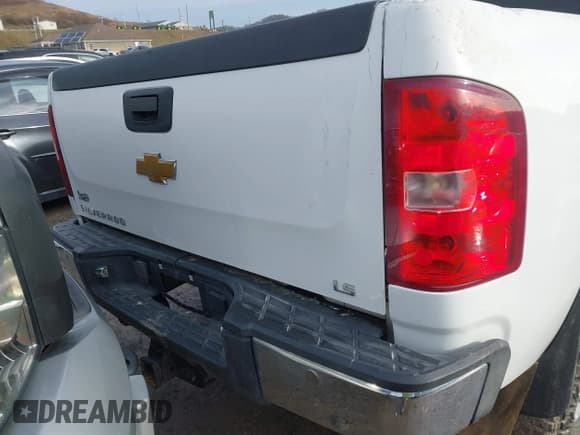✅ 2013 Chevrolet Silverado 2500HD Work Truck • VIN: 1GC2KVCGXDZ364534 • Lot: 41418172. Listed on IAAI with 174,449 mi. Free auction sales archive from the USA and detailed vehicle history report at DreamBid. Image 17.