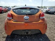 ✅ 2016 Hyundai Veloster • VIN: KMHTC6AD0GU259353 • Lot: 53822864. Wystawiony na Copart z przebiegiem 57 983 mil. Bezpłatny archiwum sprzedaży aukcyjnych z USA i szczegółowy raport historii pojazdu na DreamBid. Zdjęcie 6.